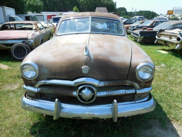 Ford Deluxe 1950 image number 18