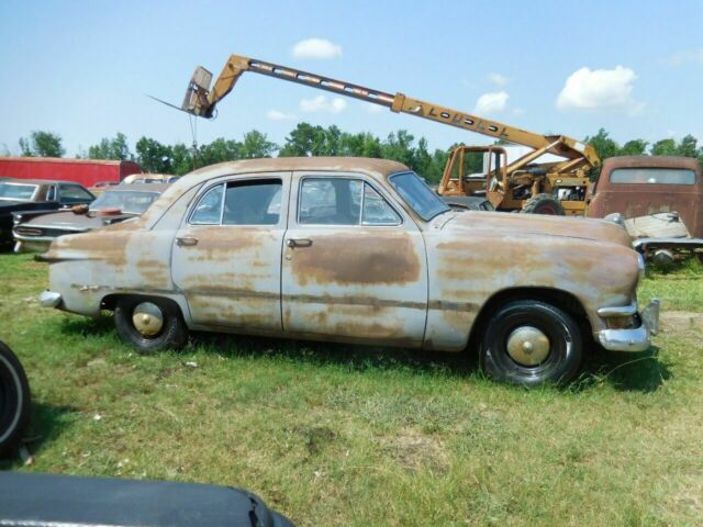 Ford Deluxe 1950 image number 19