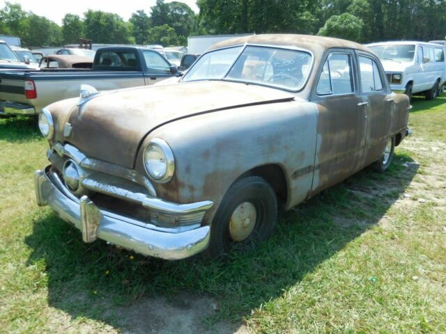 Ford Deluxe 1950 image number 40