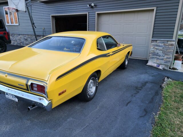 Plymouth Duster 1973 image number 1