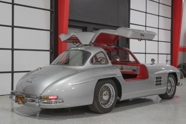 Mercedes-Benz 300-Series 1955 image number 6