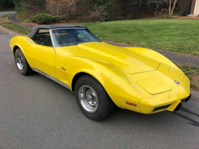 Chevrolet Corvette 1975 image number 25