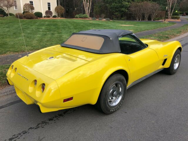 Chevrolet Corvette 1975 image number 27