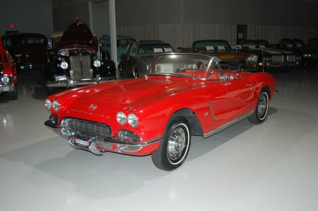 Chevrolet Corvette 1962 image number 24