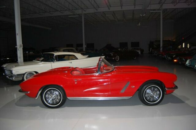 Chevrolet Corvette 1962 image number 27