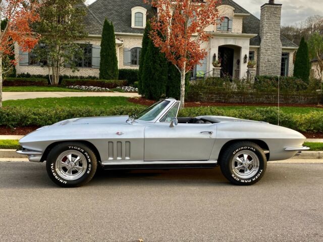 Chevrolet Corvette 1966 image number 14