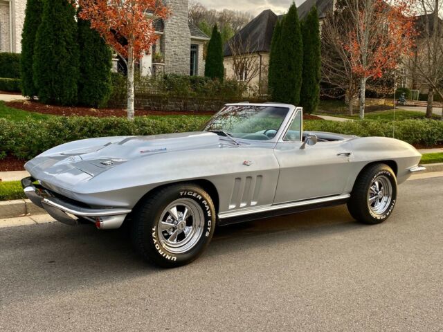 Chevrolet Corvette 1966 image number 35