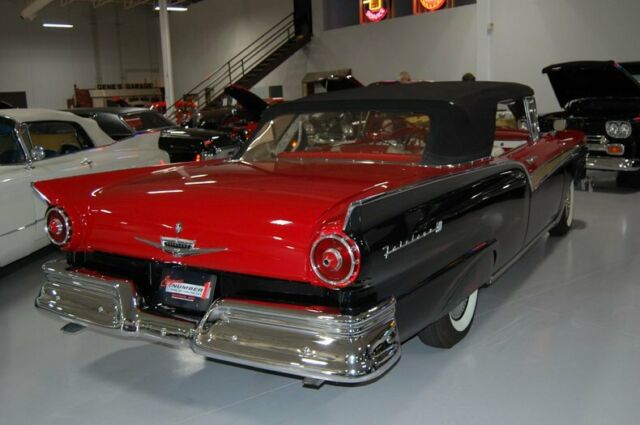 Ford Fairlane 500 Sunliner 1957 image number 12