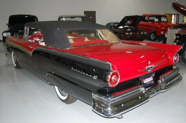 Ford Fairlane 500 Sunliner 1957 image number 14