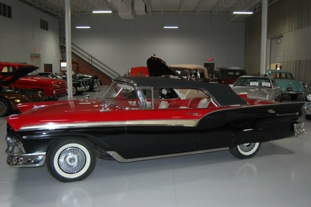 Ford Fairlane 500 Sunliner 1957 image number 15