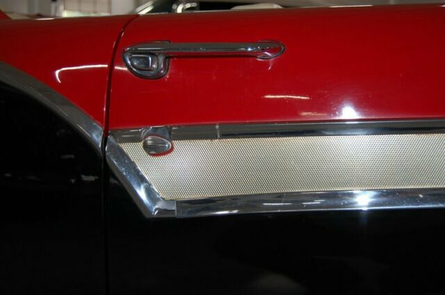 Ford Fairlane 500 Sunliner 1957 image number 22