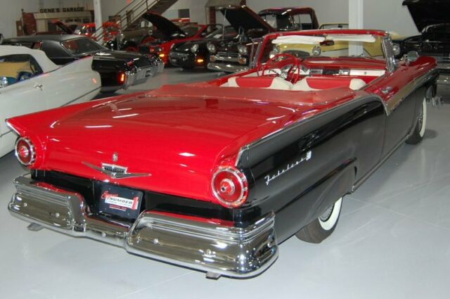 Ford Fairlane 500 Sunliner 1957 image number 28