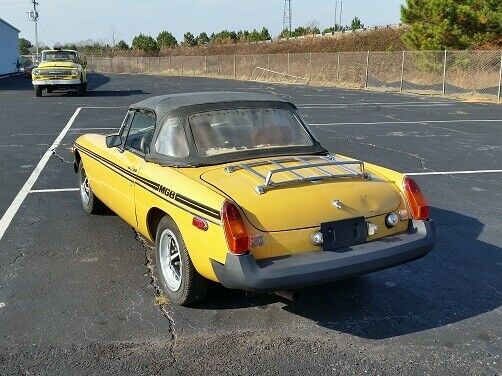 MG MGB 1976 image number 10