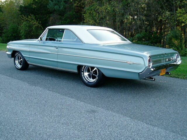 Ford Galaxie 1964 image number 1