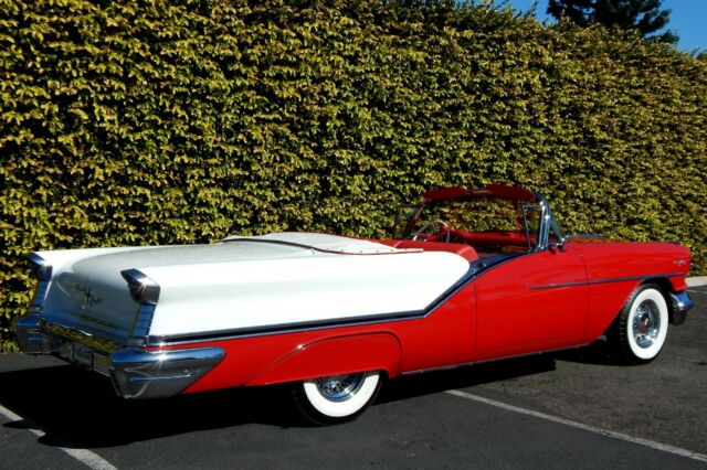 Oldsmobile Starfire 1957 image number 12