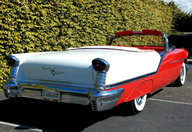 Oldsmobile Starfire 1957 image number 28