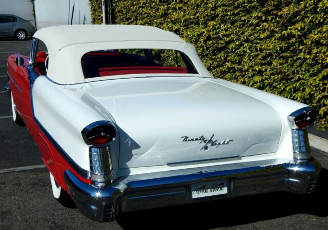 Oldsmobile Starfire 1957 image number 29