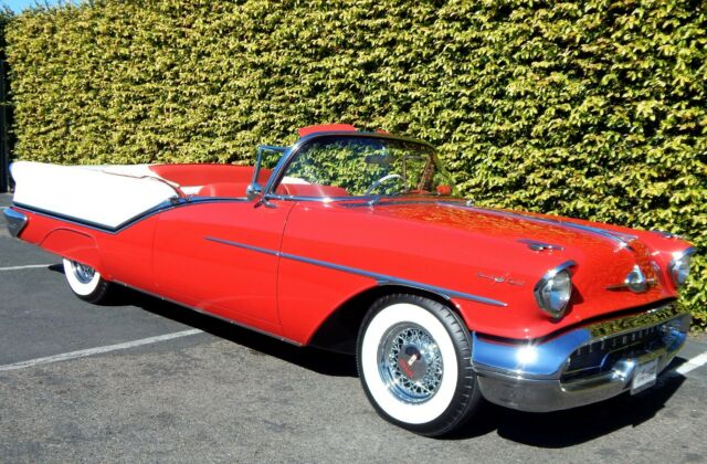 Oldsmobile Starfire 1957 image number 31