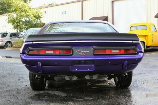 Dodge Challenger 1971 image number 28