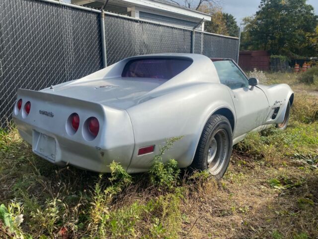 Chevrolet Corvette 1976 image number 23