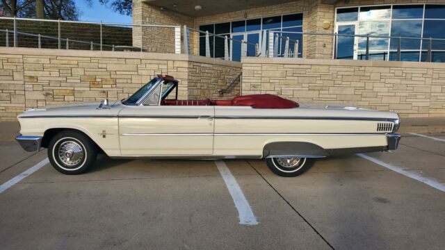 Ford Galaxie 1963 image number 0