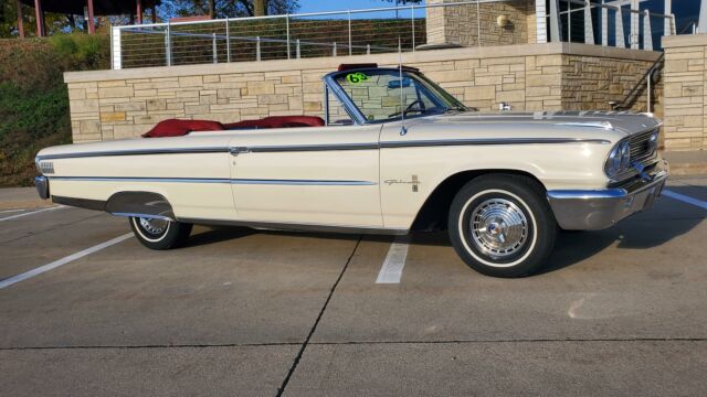 Ford Galaxie 1963 image number 28