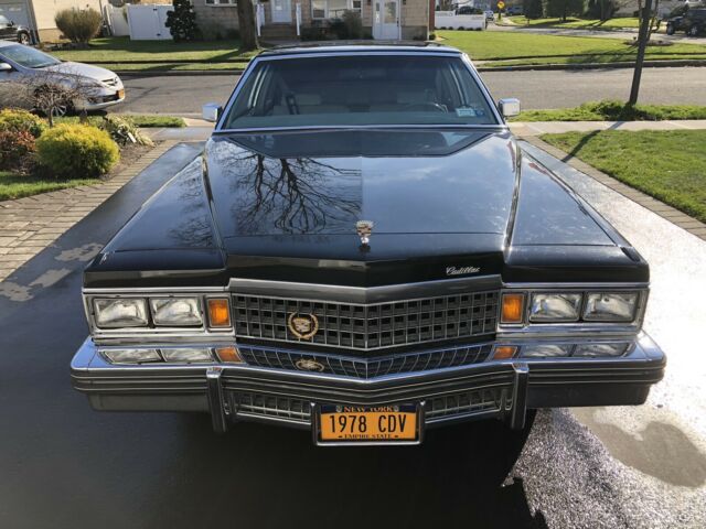 Cadillac Coupe deVille Cabriolet 1978 image number 1