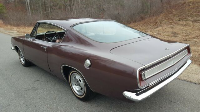 Plymouth Barracuda 1967 image number 2