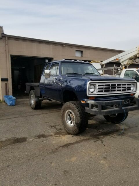 Dodge Power Wagon 1974 image number 27