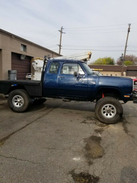 Dodge Power Wagon 1974 image number 29