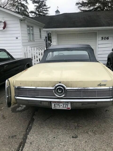 Chrysler Imperial Crown 1968 image number 1