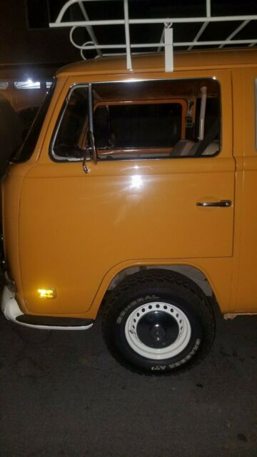 Volkswagen Bus/Vanagon 1972 image number 15