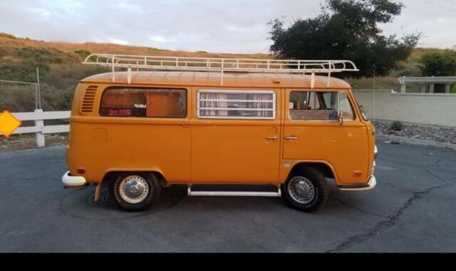 Volkswagen Bus/Vanagon 1972 image number 27