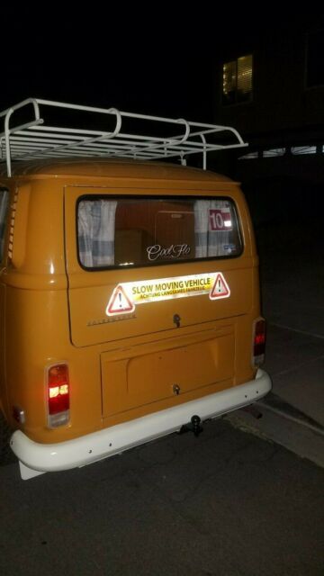 Volkswagen Bus/Vanagon 1972 image number 4