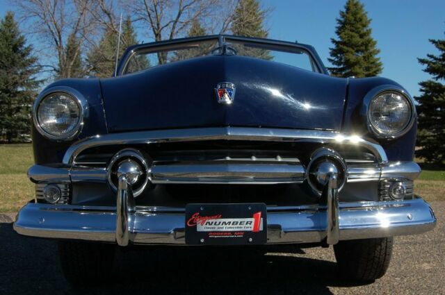 Ford Custom 2DR Convertible 1951 image number 10