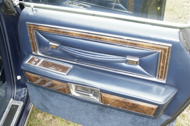 Lincoln Continental 1979 image number 10