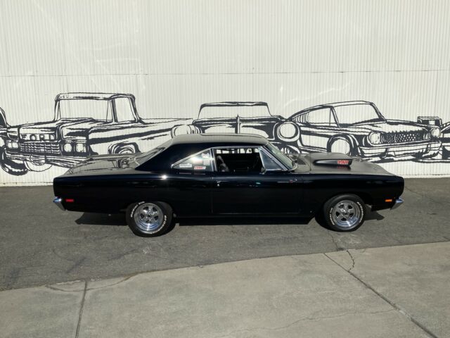 Plymouth Road Runner 1969 image number 37