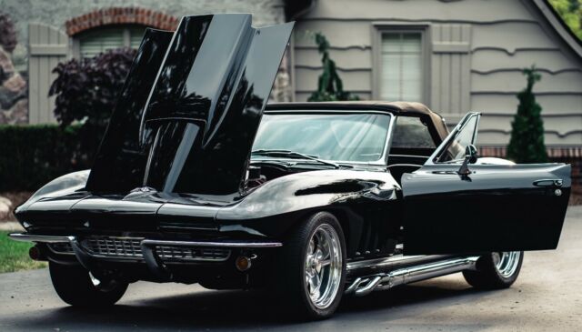 Chevrolet Corvette 1966 image number 16