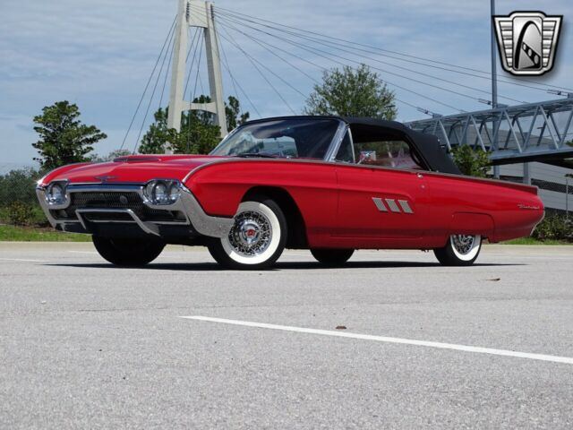 Ford Thunderbird 1963 image number 4