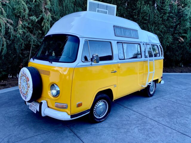 Volkswagen Bus/Vanagon 1971 image number 2