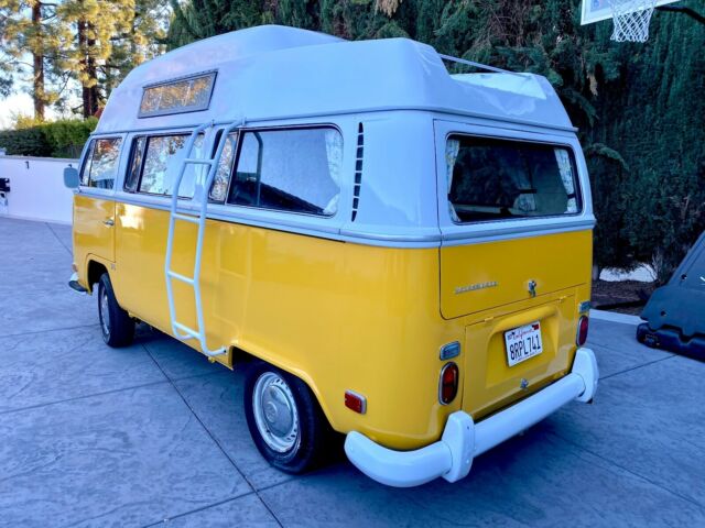 Volkswagen Bus/Vanagon 1971 image number 28