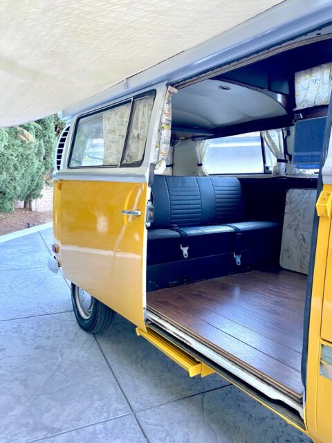 Volkswagen Bus/Vanagon 1971 image number 41