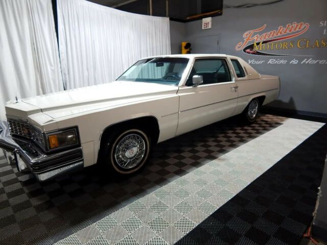 Cadillac DeVille Coupe 1977 image number 22