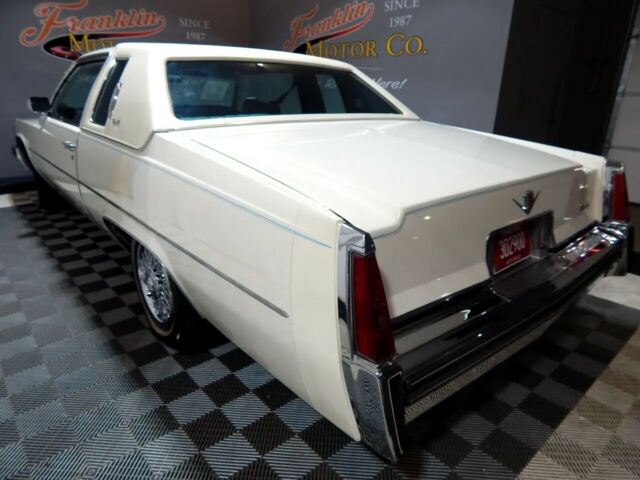 Cadillac DeVille Coupe 1977 image number 5