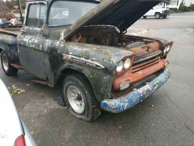 Chevrolet Apache Pickup 1959 image number 18