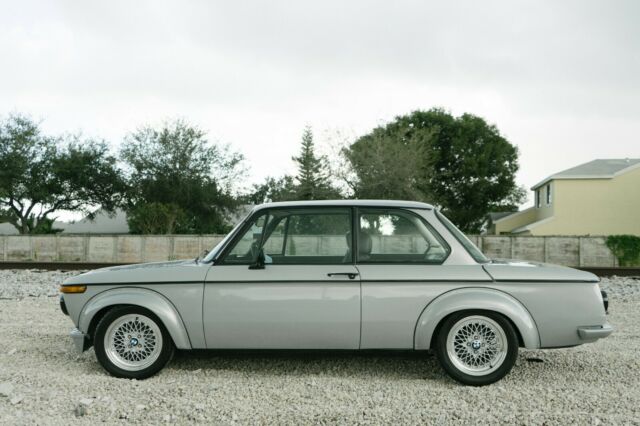 BMW 2002 1970 image number 1