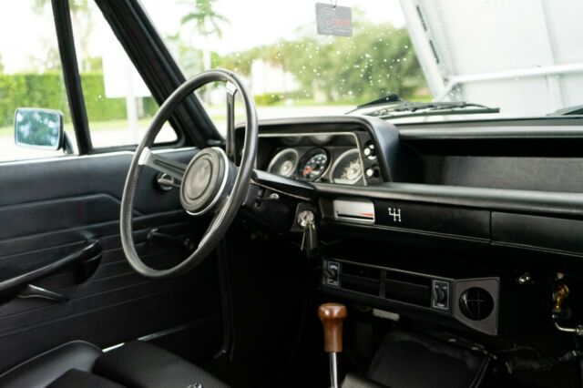 BMW 2002 1970 image number 28