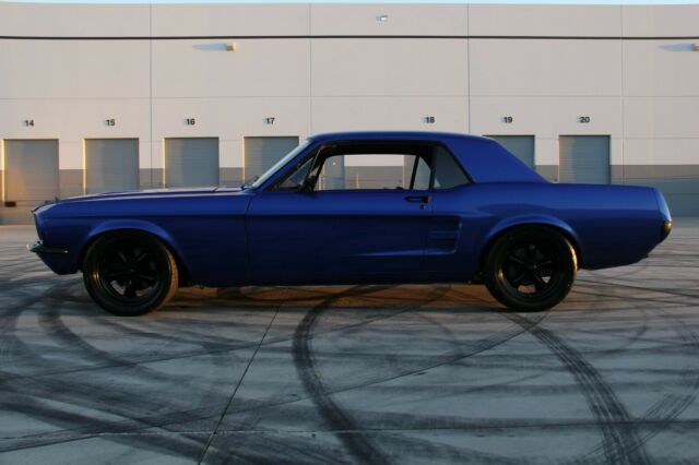 Ford Mustang 1967 image number 29