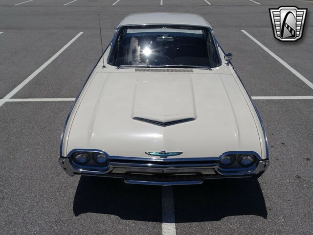 Ford Thunderbird 1961 image number 33