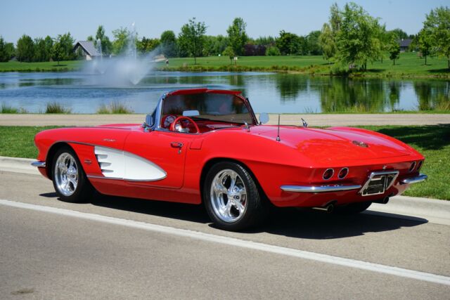 Chevrolet Corvette 1961 image number 21